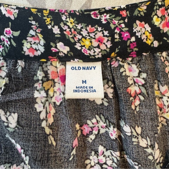 Old Navy | Black Floral Ruffle Sleeve V-Neck Blouse M - Picture 10 of 13